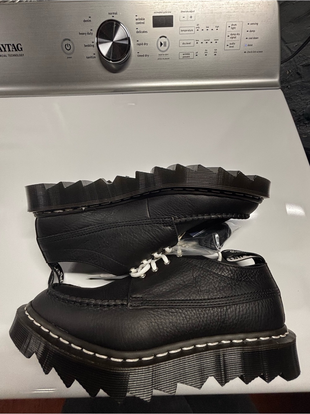 Doc Marten x NANAMICA MIE - Picture 5 of 9